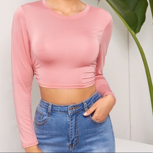 Tied Crop-top - Picture 2 of 3